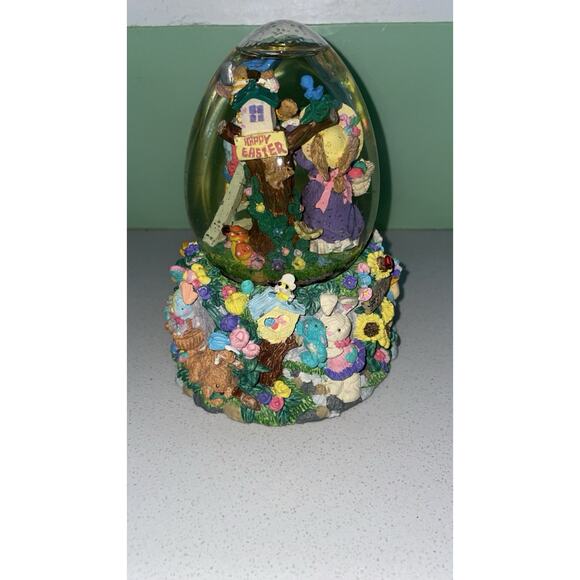 Easter Bunny Musical Snow Glitter Globe Plays Peter Cottontail 6" Tall - Picture 3 of 7